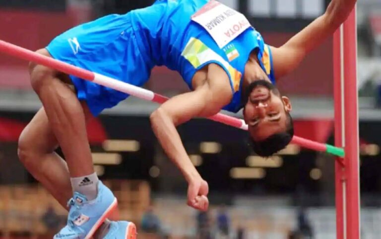 பாராஒலிம்பிக்: உயரம் தாண்டுதலில் 18 வயதான இந்திய வீரர் பிரவீன்குமார் வெள்ளி பதக்கம் வென்றார்
