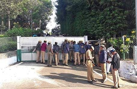 கோடநாடு எஸ்டேட்டில் காவல் பொது ஆய்வாளர் சுதாகர் நேரில் ஆய்வு