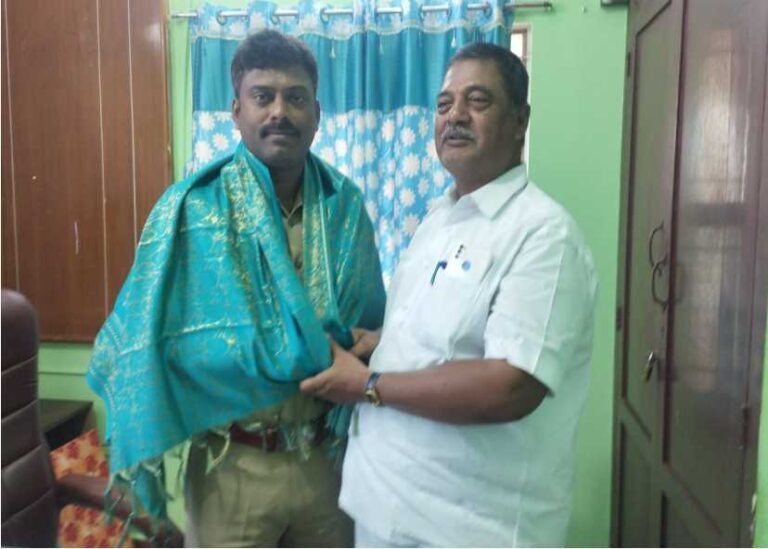 காவல் ஆய்வாளர் கதிரவன் அவர்களுக்கு வாழ்த்து தெரிவித்த ர் ராதாகிருஷ்னன்