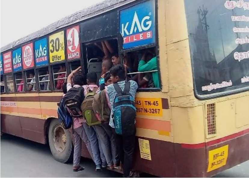 உயர் நீதிமன்றம் அதிரடி படிக்கட்டில் பயணிக்கும் மாணவர்கள் மீது காவல்துறை வழக்கு..!