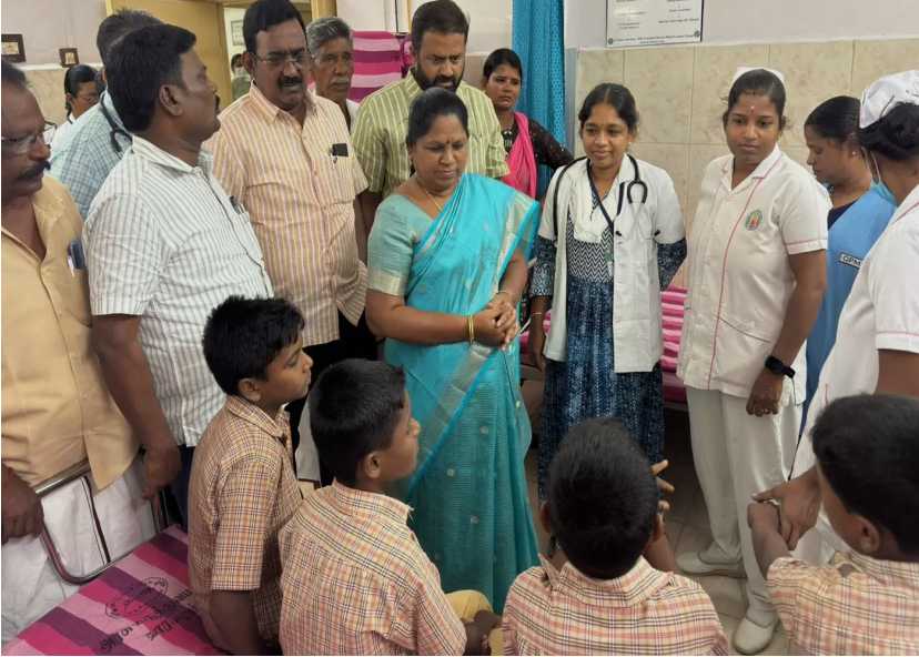 பள்ளியில் உணவு சாப்பிட்ட 4 மாணவர்களுக்கு வாந்தி-மயக்கம் அமைச்சர் கயல்விழி செல்வராஜ் விசாரணை
