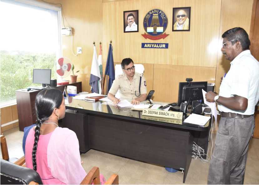 மாவட்ட காவல் கண்காணிப்பாளர் தலைமையில் வாராந்திர சிறப்பு குறைதீர் முகாம்