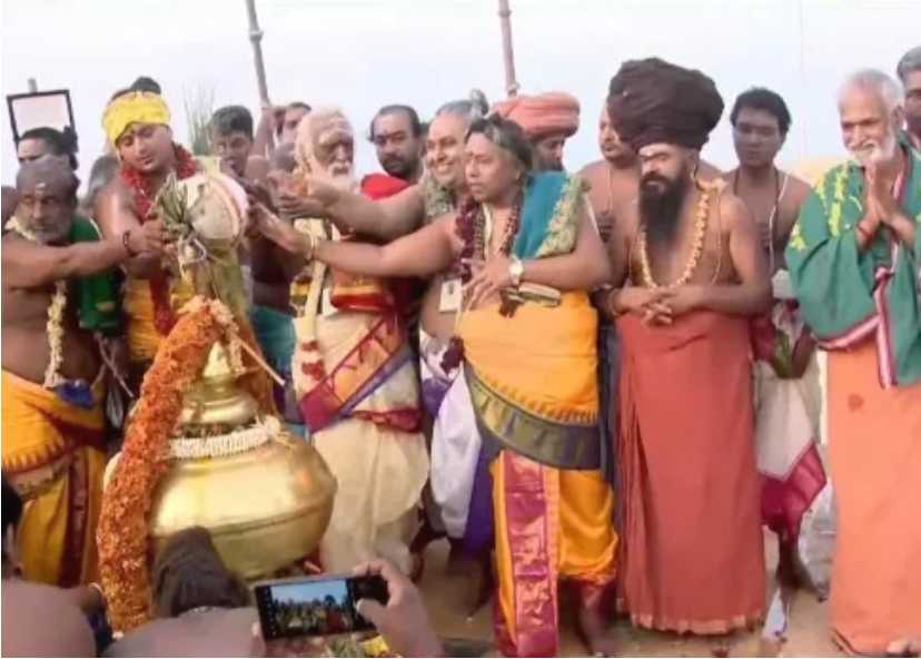 அமைச்சர் சேகர்பாபு முன்னிலையில் திருச்செந்தூர் கோயிலில் குடமுழுக்கு!