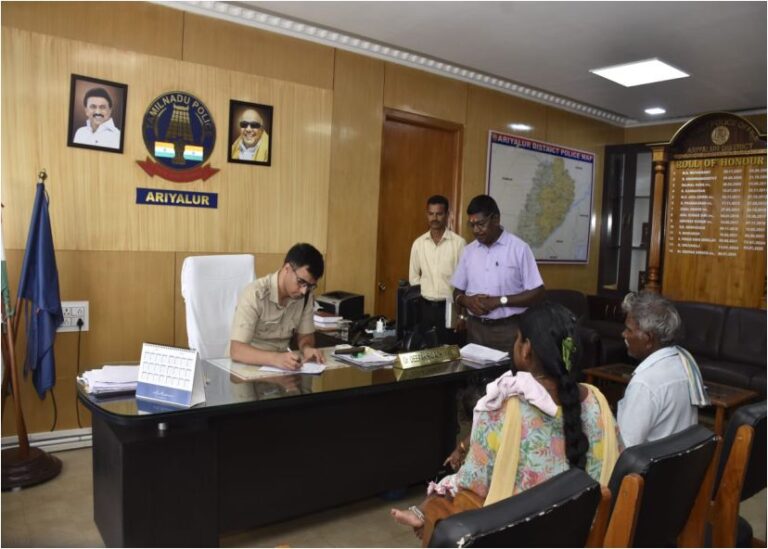 தீபக் சிவாச் அவர்கள் தலைமையில் வாராந்திர சிறப்பு குறைதீர் முகாம்