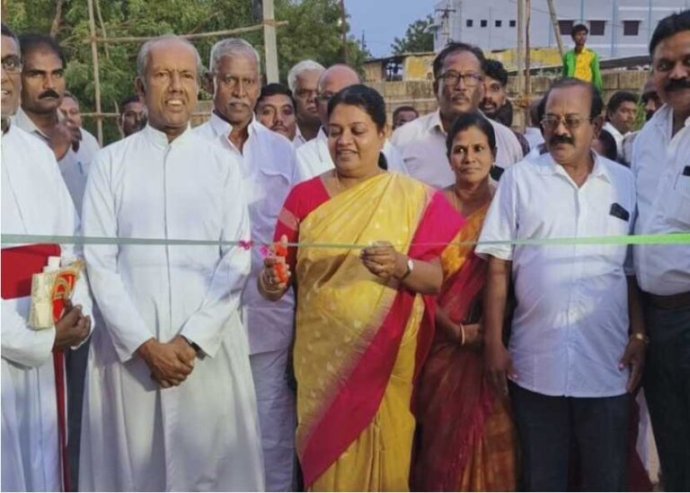 பனிமய மாதா பேராலய திருவிழா..!25 -ஆம் ஆண்டு பொருட்காட்சியை திறந்து வைத்த கீதா ஜீவன்..!