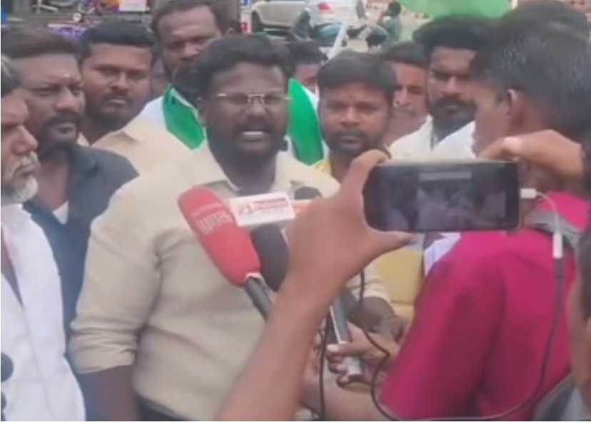 பழங்குடி இளைஞர் படுகொலைக்கு நீதி வேண்டி மாவட்ட ஆட்சியர் அலுவலகம் முற்றுகை போராட்டம்