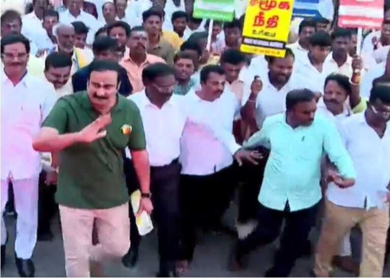 முருகன் கோயிலில் இருந்து 100 நாள் நடைபயணத்தை தொடங்கினார் அன்புமணி