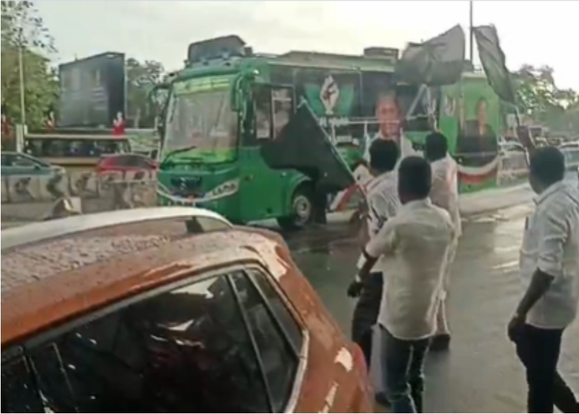 எடப்பாடி பழனிசாமிக்கு எதிராக எடப்பாடி ஒழிக கோஷம்..! கல்வீசி தாக்குதல்..!