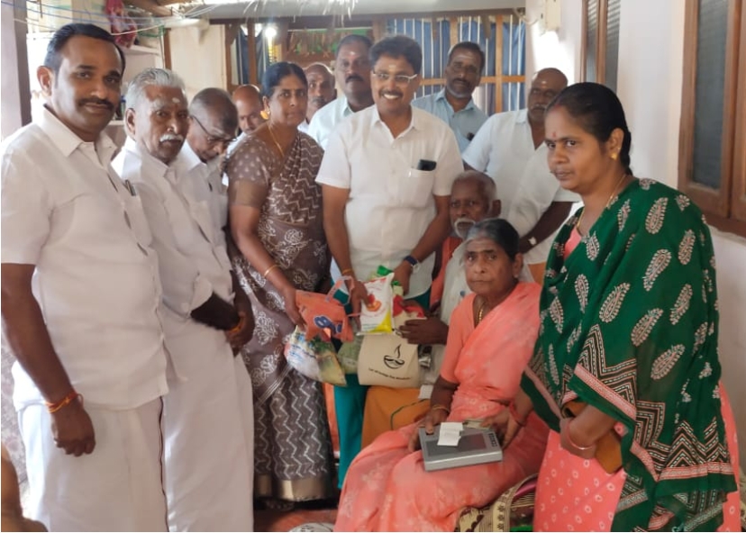 பெரிய நெகமமில் முதலமைச்சரின் தாயுமாணவர் திட்டத்தில் உணவுப் பொருட்கள் வழங்கல் ..!