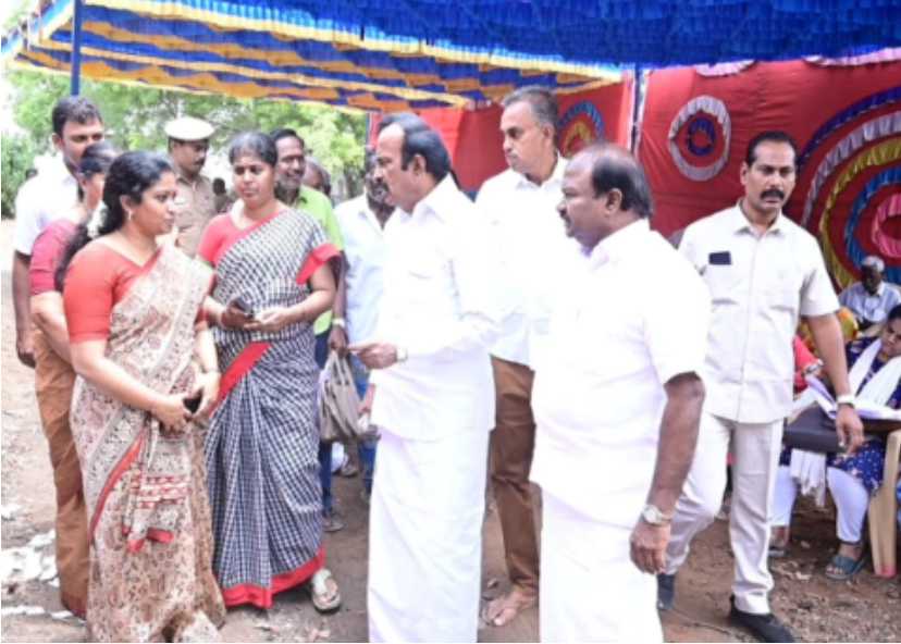 மக்களுடன் ஸ்டாலின் முகாமில் நலத்திட்ட பணிகளை அமைச்சர் சு.முத்துசாமி ஆய்வு