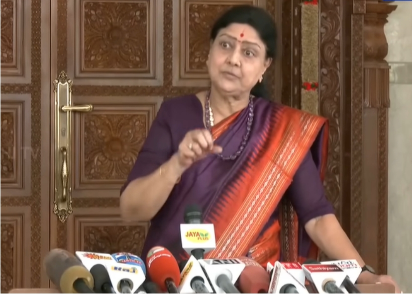 வி.கே. சசிகலா அதிமுகவில் நிலவும் சிக்கலை மாற்றுவது தான் என் வேலை..!