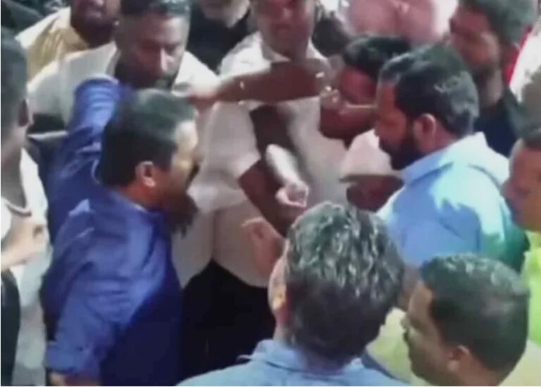 விழுப்புரத்தில் செய்தியாளர்களை ஆவேசமாக அடிக்க பாய்ந்த சீமான்..!