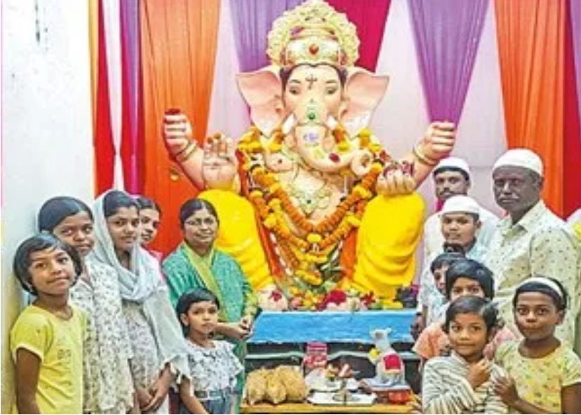 Ganesh Chaturthi celebration inside the mosque for 45 years!!
