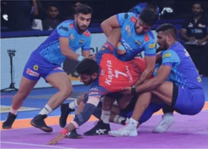 Tamil Thalaivas Narendra Gandola's one tackle!! Ends Bengaluru Bulls' winning streak!!