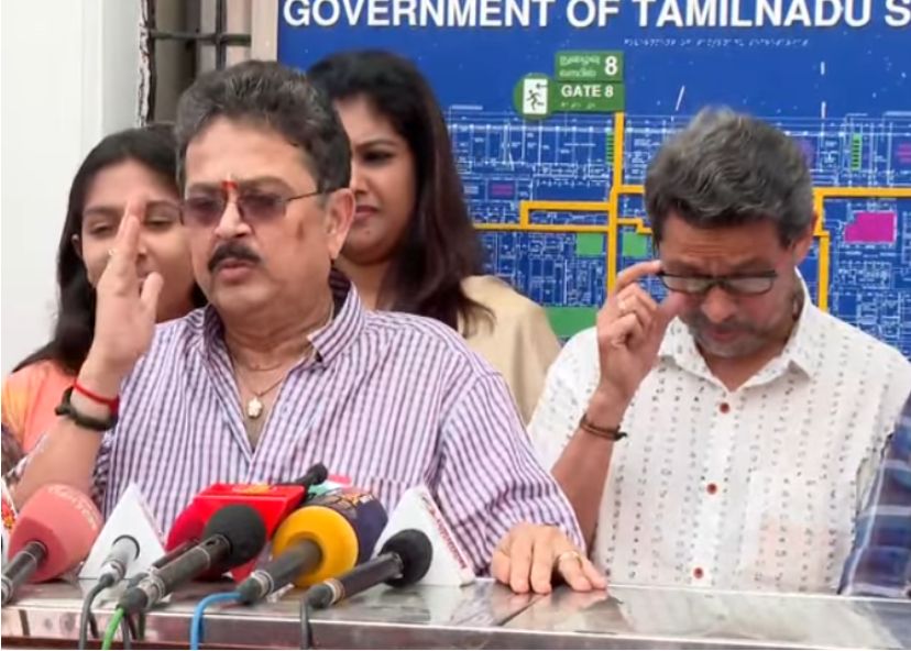 எஸ்.வி.சேகர் கேரவனில் சிக்கன் சாப்பிடுவோருக்கு! காலை உணவு திட்டம் குறித்து தெரியாது!