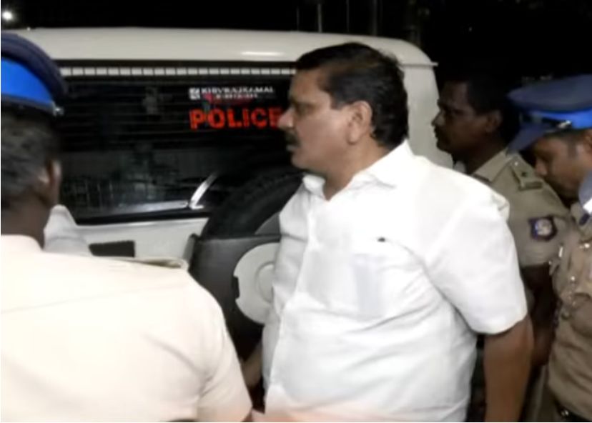 ஏர்போர்ட் மூர்த்தி இரவோடு இரவாக அதிரடியாக கைது..!!