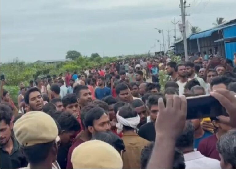 வட மாநில தொழிலாளர்கள் போராட்டம்..! காவல்துறையினர் மீது கல்வீச்சு!!