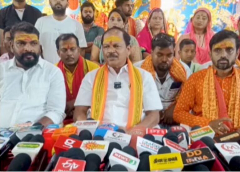 அர்ஜூன் சம்பத் விஜய் தொண்டர்களை கட்டுப்படுத்த முடியலன்னா கட்சியை கலையுங்கள்!!