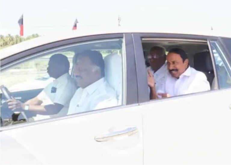 ஒரே காரில் பசும்பொன் நோக்கி ஓபிஎஸ் மற்றும் செங்கோட்டையன்