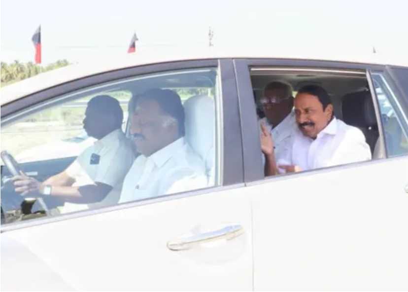 ஒரே காரில் பசும்பொன் நோக்கி ஓபிஎஸ் மற்றும் செங்கோட்டையன்