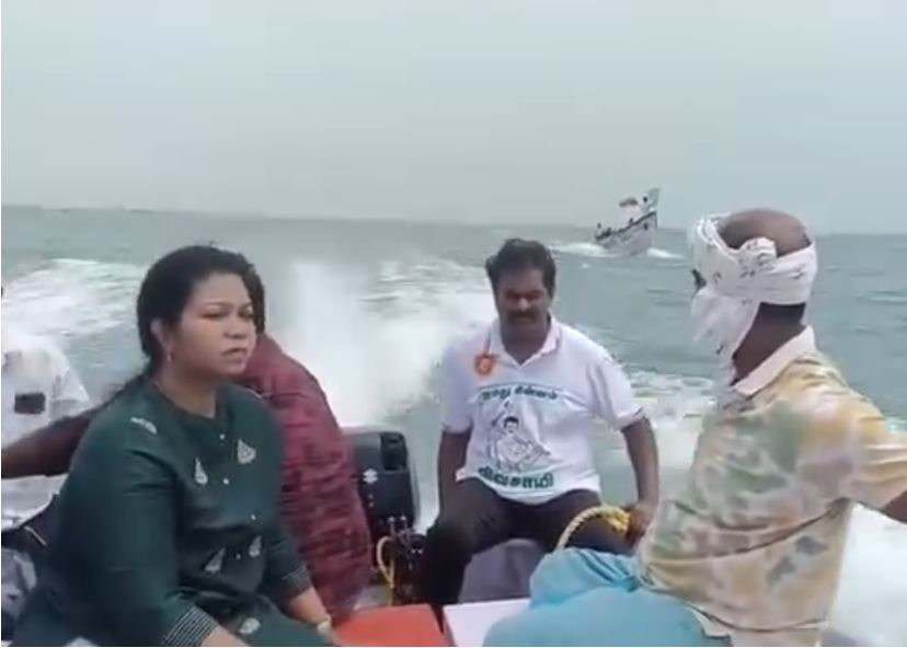 கடல் மாநாடிற்கு கடலுக்குள் சென்று சீமான் ஆய்வு!!