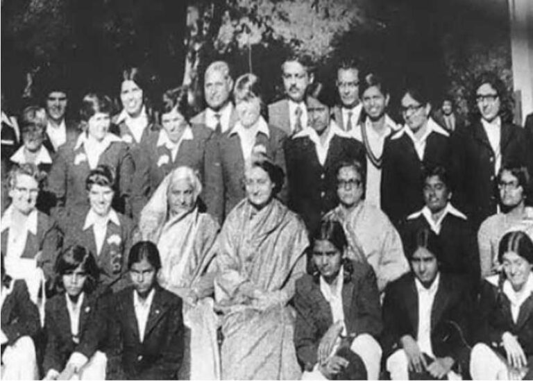 இந்திராகாந்தி விதைத்த விதை!! இந்திய மகளிர் கைகளில் மகுடம்!!