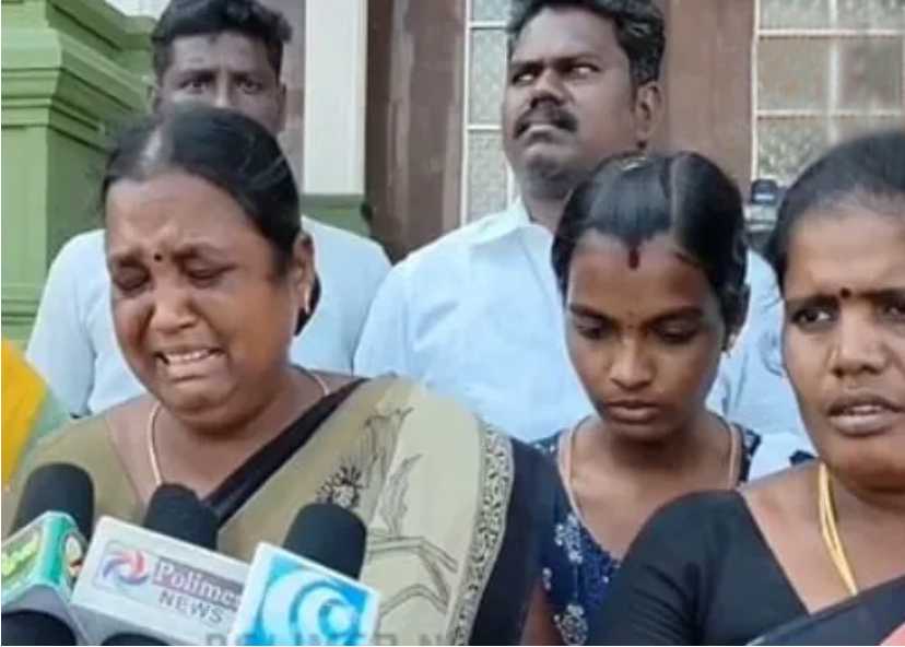 விஜய் பிரச்சாரத்தில் உயிரிழந்த பெண்ணின் குழந்தையை பணத்துக்காக தூக்கிச் சென்ற தந்தை!