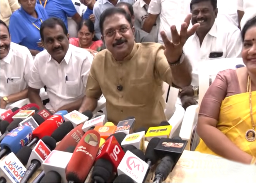 TTV தினகரன் செங்கோட்டையன் தேனீ போன்று சுறுசுறுப்பானவர்!!