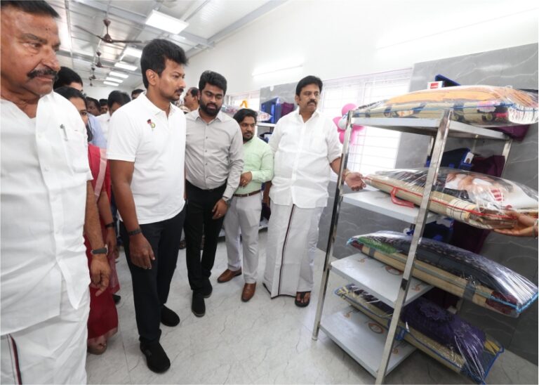 உதயநிதி ஸ்டாலின் திறப்பு சென்னை மெரினாவில் ரூ.86 லட்சத்தில் வீடற்றோருக்கான காப்பகம்!!