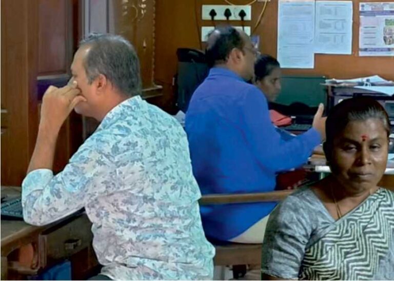 பேக்கிங் லைசன்ஸ் வழங்க 15 ஆயிரம் லஞ்சம் வாங்கிய பெண் உதவி ஆய்வாளர் கைது!!