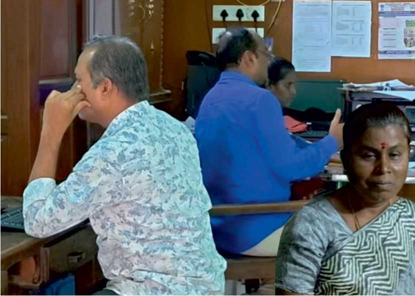 பேக்கிங் லைசன்ஸ் வழங்க 15 ஆயிரம் லஞ்சம் வாங்கிய பெண் உதவி ஆய்வாளர் கைது!!