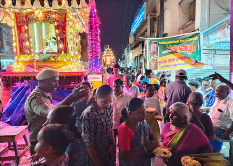 பொள்ளாச்சி மிகவும் பிரசித்தி பெற்ற மாரியம்மன் கோயில் வெள்ளி தேர் திருவிழா!!