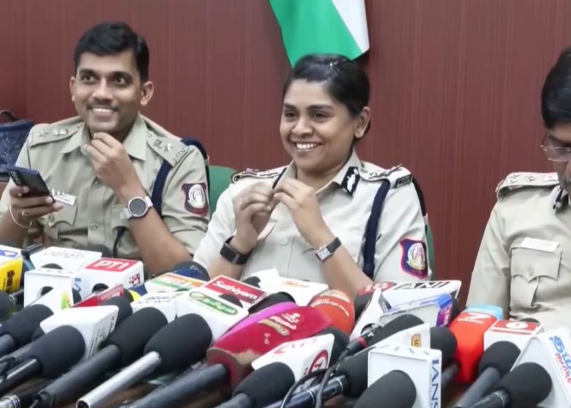 தமிழ்நாடே கண்ணீரில்..!! குலுங்கி குலுங்கி சிரிக்கும் காவல்துறை உயர் அதிகாரிகள்!!