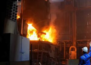 Iron ore smelter explodes in Visakhapatnam!! 8 workers die!!