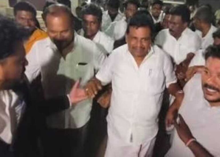 73 வயதில் ரக்கட் பாயாய் சிலாகித்த அனிதா ராதாகிருஷ்ணன்!!