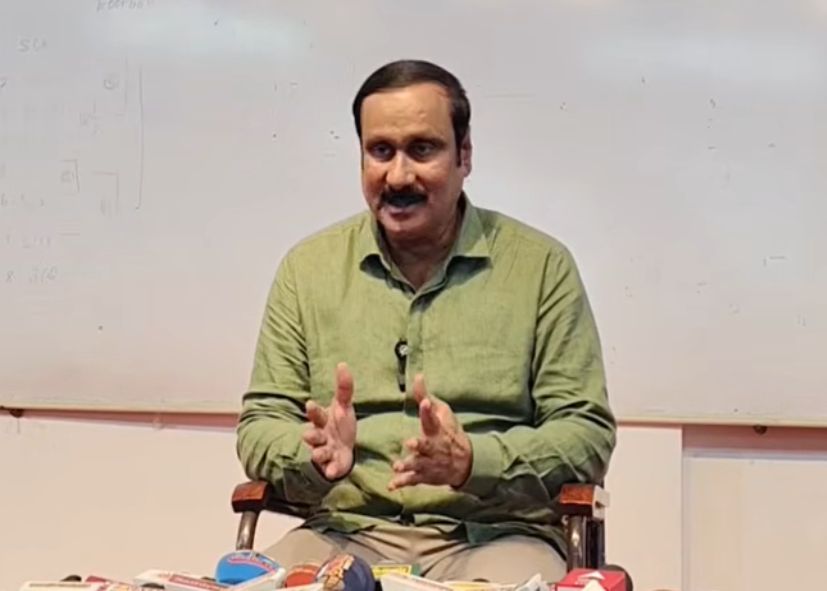 அன்புமணி கோரிக்கை 16 வயதுக்குட்பட்டோர் சமூக ஊடகங்களைப் பயன்படுத்த தடை வேண்டும்!!