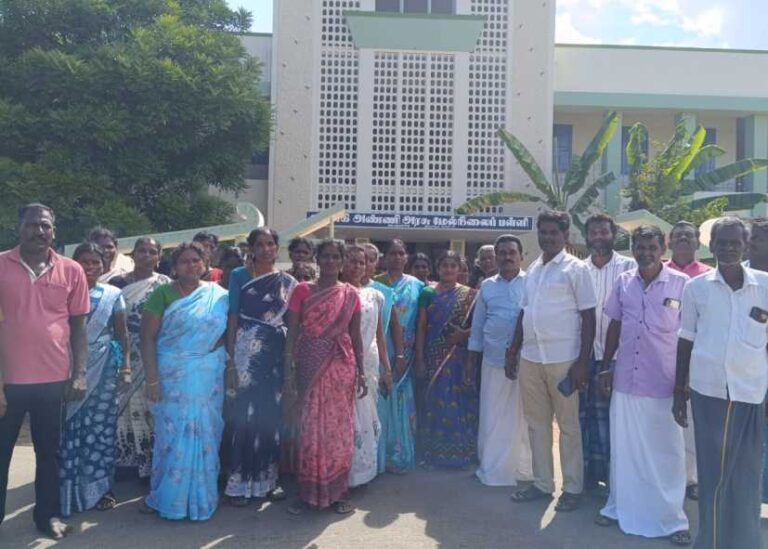 ஆலத்தம்பாடி நோட்டு, புத்தகம் விவகாரம்..!! ஆசிரியர்களுக்கு ஆதரவாக பொதுமக்கள் போராட்டம் !!