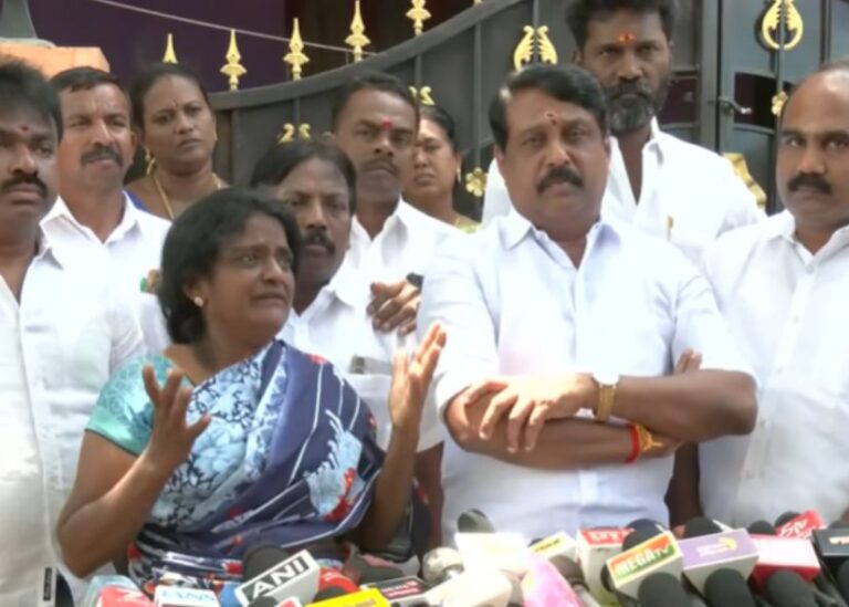 உங்கள் வீட்டில் பிணம் விழுந்த இப்படிதான் தியேட்டரில் அமர்ந்து படம் பார்ப்பார்களா