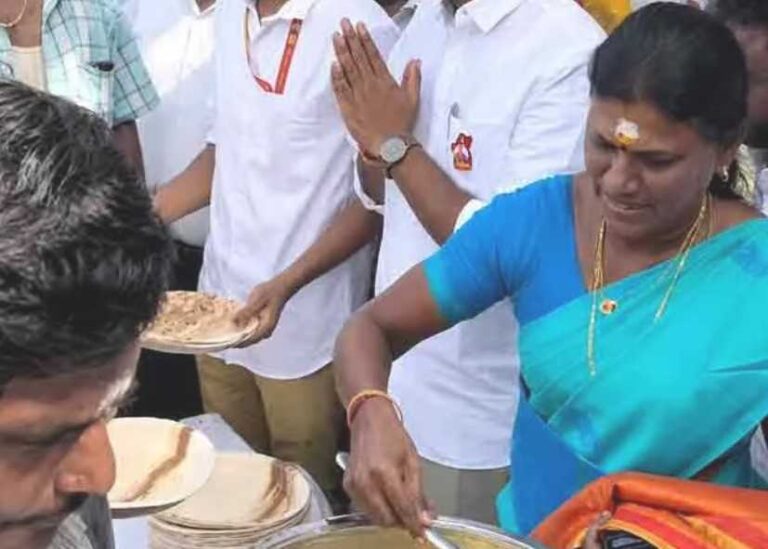 பணி நேரத்தில் தவெக நிகழ்ச்சியில் பெண் விஏஓ..!