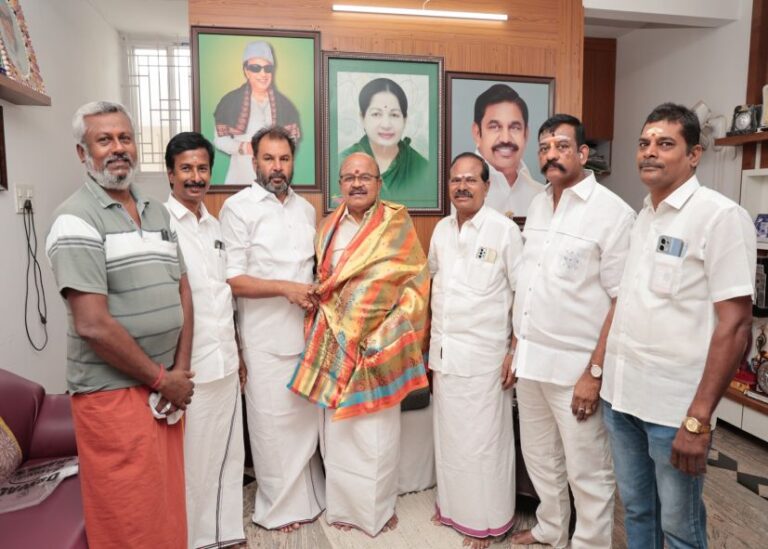 பொள்ளாச்சி V. ஜெயராமன் அவர்களிடம் ஆசிபெற்ற உடுமலை மு. இளஞ்செழியன்!!
