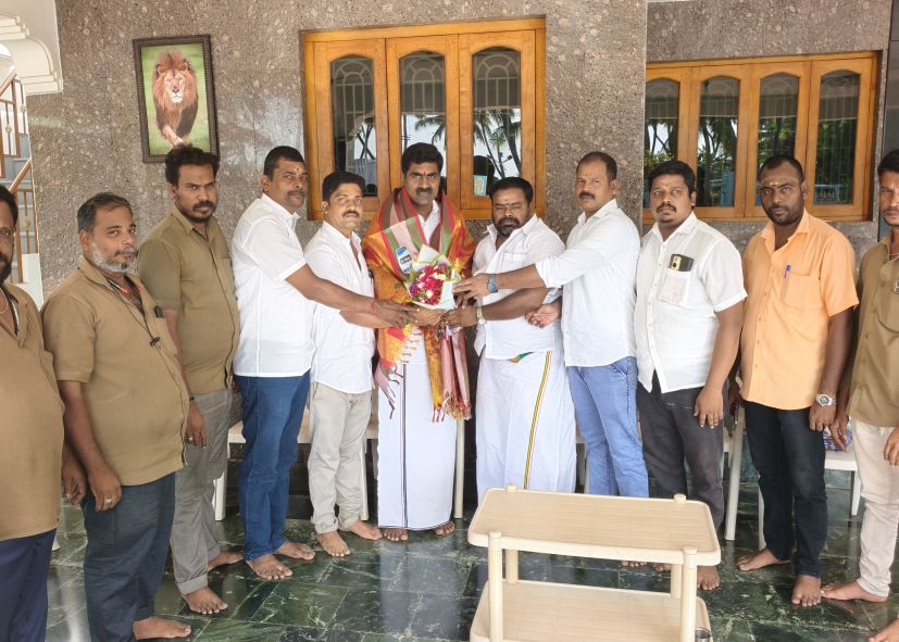 வேல்குமார் எம்.சாமிநாதன் அவர்களுக்கு வாழ்த்து தெரிவித்த டெல்டா. த. சுரேஷ் தென்னம்பிரியர் !!