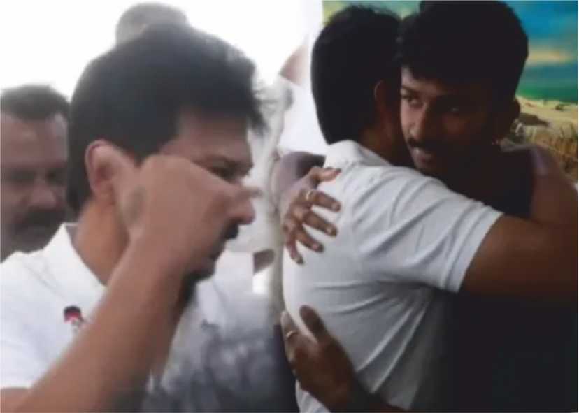 இன்பநிதியை கட்டி அணைத்த மனைவிக்கு போனில் பேசுவதாக சைகை செய்த இளைய கலைஞர்!!