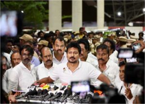 இளைய கலைஞர் உதயநிதி புறமுதுகு காட்டி ஓடுகிறவர்கள் நானில்லை!!”
