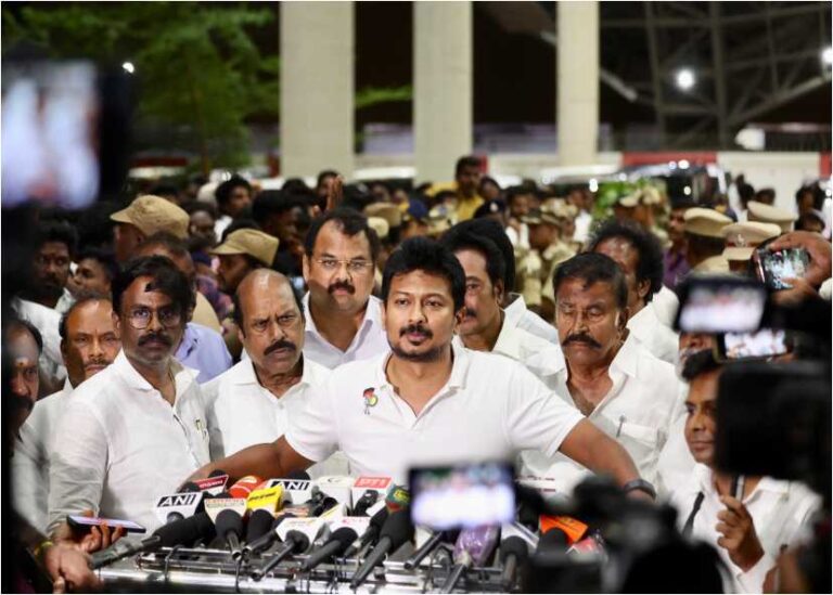 இளைய கலைஞர் உதயநிதி புறமுதுகு காட்டி ஓடுகிறவர்கள் நானில்லை!!”