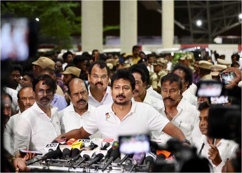 இளைய கலைஞர் உதயநிதி புறமுதுகு காட்டி ஓடுகிறவர்கள் நானில்லை!!”