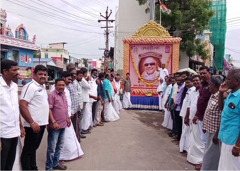 கலைஞரின் 8-வது நினைவுநாளையொட்டி ஆர்.எஸ். பாண்டியன் தலைமையில் அஞ்சலி