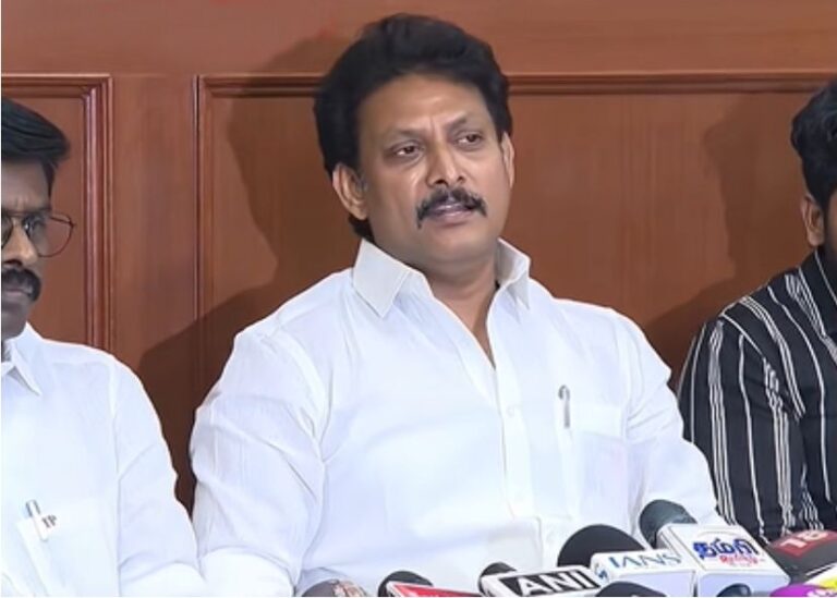 செங்கோட்டையன் அமைச்சராக இருந்தபோது மரிய வில்சன் லஞ்சம் கொடுத்தாரா