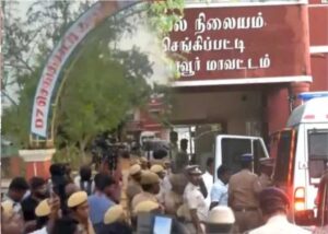 வழக்குப்பதிவு செய்யப்பட்டதே காவல் நிலையத்திற்கு போலாம் இறங்க மறுத்த இளைய கலைஞர்