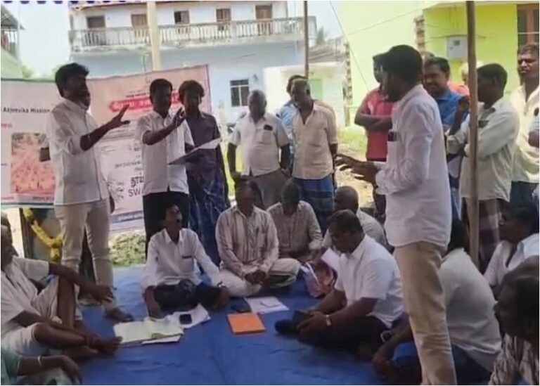 சேலம் அருகே கிராம சபைக் கூட்டத்தை நடத்திய தவெக நிர்வாகிகள்..!!